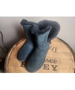 UGG BLACK BAILEY BUTTON II SUEDE/ SHEEPSKIN BOOTS, WOMEN US 7/ EUR 38 - $107.58 CAD