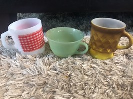 A Lot of 3 Vintage Coffee Cups Jadeite, and Fire King - £17.57 GBP
