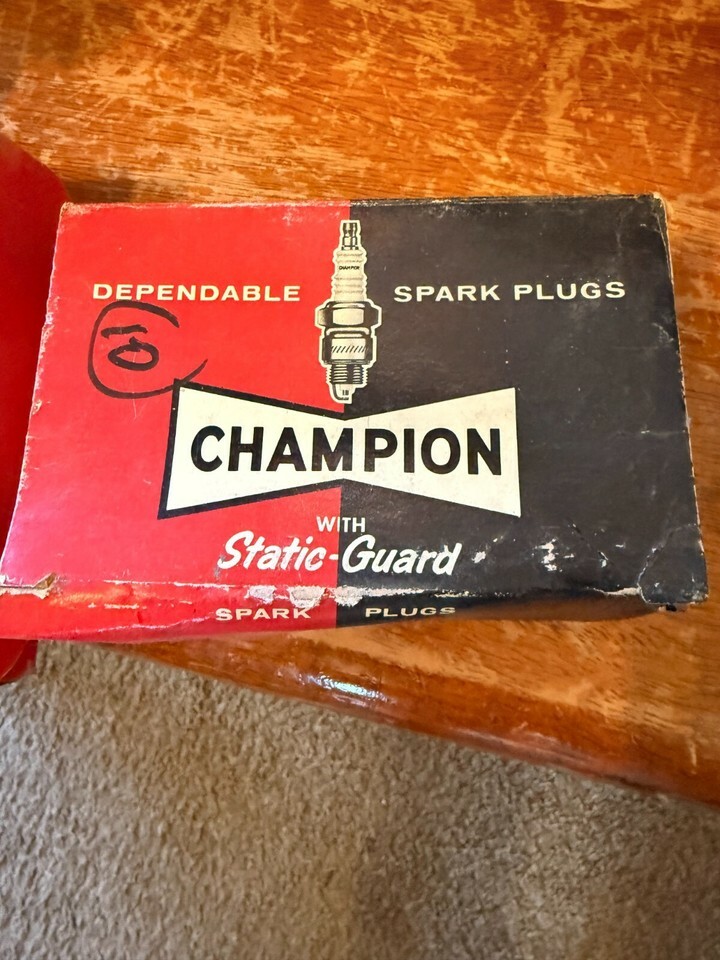 NEW BOX of 10 Vintage Original CHAMPION # RN6 / RN-6 Spark Plugs Static ... - $28.56