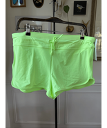 NWT Athleta Surge Swim Short Bottom Board Short Neon Green Yellow $59 M - $517.47 MXN