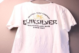 Quiksilver Mountain and Wave White mens tee shirt 2 Sided Graphic Sz Medium 1434 - £10.21 GBP