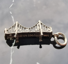 VINTAGE 925 STERLING SILVER SAN FRANCISCO GOLDEN GATE BRIDGE CHARM PENDANT - $523.39 MXN