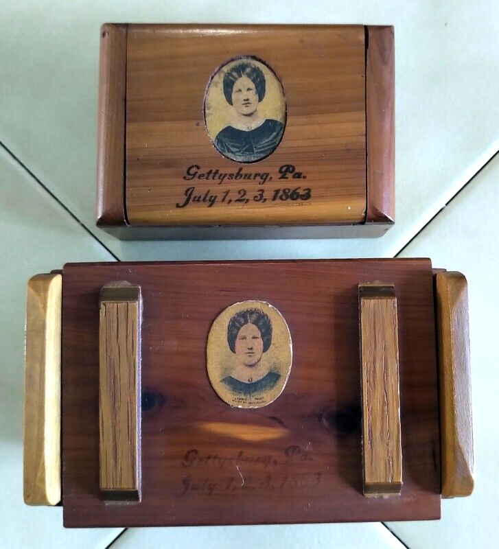 Lot (2) JENNIE WADE HOUSE Gettysburg Souvenirs:  Dough Tray, Wooden Trinket Box - £26.78 GBP
