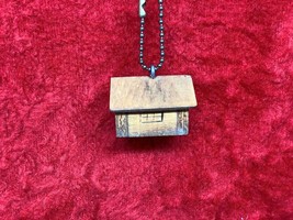 Vintage Hand Made Key Chain Wooden House Keychain Maison Bois Ancien Porte-Clés - £6.82 GBP