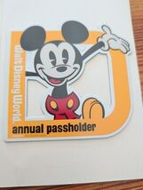 Authentic Disney Park Mickey Mouse Annual Passholder Magnet - €9,91 EUR