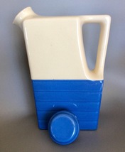 Universal Cambridge Pottery Refrigerator Pitchers - £45.82 GBP