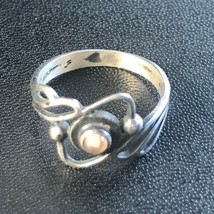 Estate Signed 925 Silver Loop w Tiny Center Cream Jelly Stone Ring Size ... - $22.29