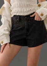 Levi&#39;s 80s mom short in NOT TO INTERRUPT - size 28 - £40.91 GBP