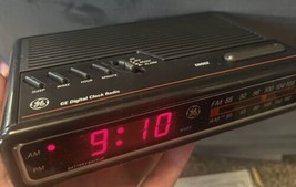 Vintage GE General Electric Space Saver AM/FM Digital Alarm Clock Radio ... - $24.74