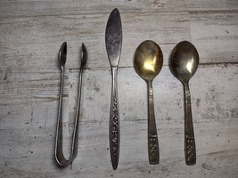 Lot of 4 Assorted Silverplate Flatware Small Utensils Sugar Spoons Butter Knife - £9.99 GBP