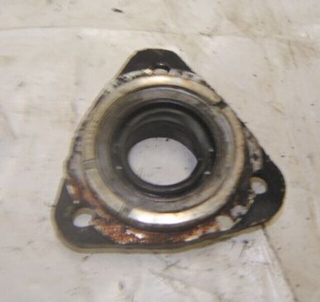 1987 28 HP Johnson Outboard Crankshaft Seal End Cap - $7.88
