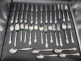 Oneida Community &amp; Deluxe Stainless Flatware - Lot Of 31 - Several Matching - £31.43 GBP