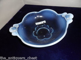 Duncan Miller Canterbury candy dish blue opalescent , 2&quot; x 8&quot; x 6&quot; beaut... - $1,229.37 MXN
