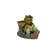 Vintage 1993 Avery Creations Resin Bear Figurine Doing Laundry &amp; Cleaning - £7.49 GBP