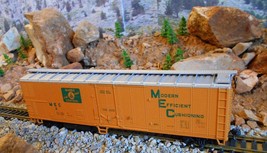 HO Scale: Athearn Maine Pine Tree Central Box Car, Model Railroad Trains Toys - £28.73 GBP