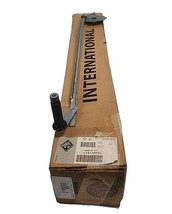 INTERNATIONAL 234528R91 BODY W&amp;S WIPER PIVOT SHAFT W&amp;L - $1,903.78 MXN
