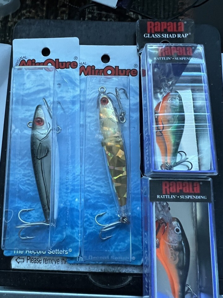 Pack of 4 ( 2 mirrolure  LS38n ls19 + 2 rapala gsr04 ) see picture info - $26.97