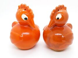 Comical Orange Bird Salt &amp; Pepper Shakers  Japan 2 3/4" - $9.99