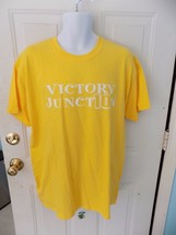 Victory Junction Gang Yellow 10 year T-Shirt Size L Men&#39;s NEW - £15.51 GBP