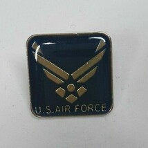 Vintage U.S Air Force Blue &amp; Gold Tone Square Lapel Hat Pin - $101.65 MXN