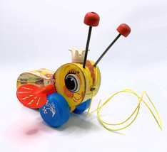 VINTAGE FISHER PRICE QUEEN BUZZY BEE WOODEN PULL TOY EXCELLENT CONDITION! - $15.00