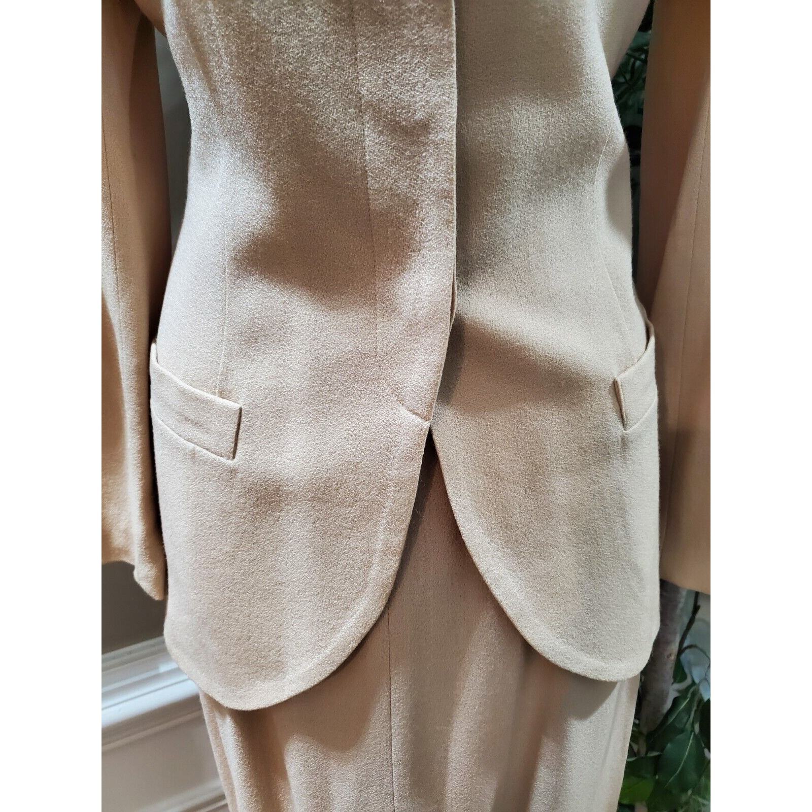 VTG New Classics Casual Corner Beige Single Breasted Blazer& Skirt 2 Pc's Suit 4 Item image 5