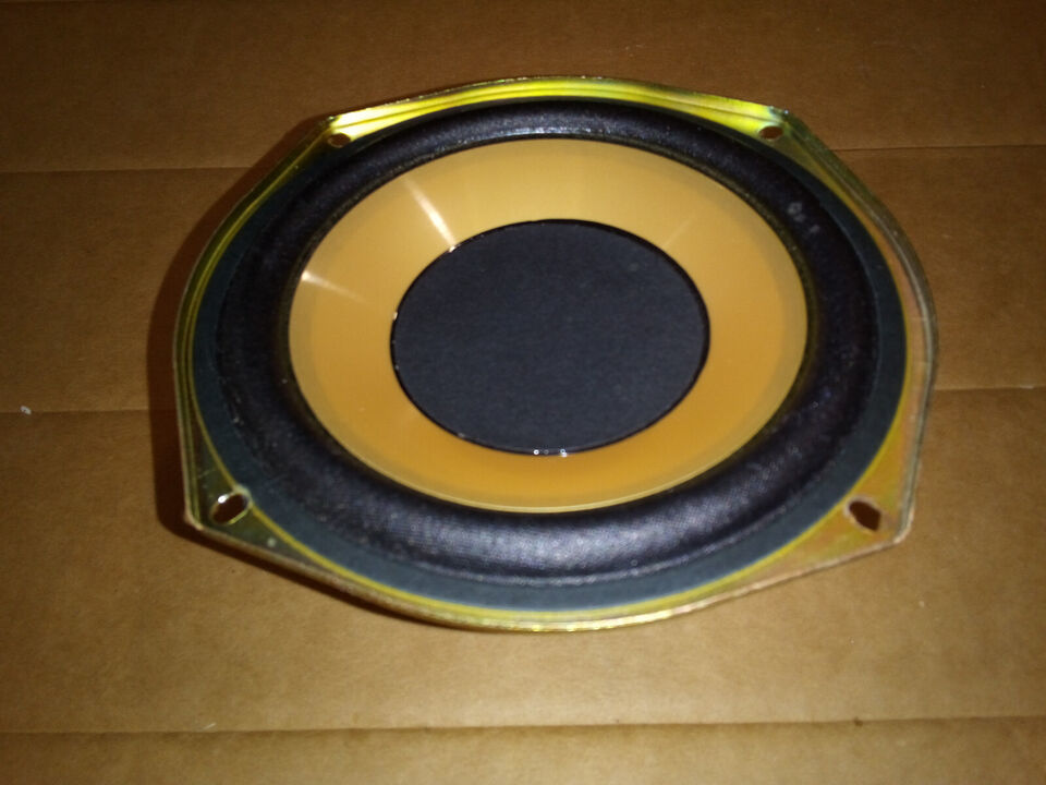 Primary image for 24AA37 SONY SPEAKER: 1-825-429-11, 5" DIAMETER +/-, 3" TALL +/-, SOUNDS GREAT