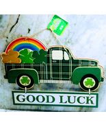 St Patrick&#39;s Day Green Truck Shamrocks Hanging Sign Irish Wall Decor NEW - $360.35 MXN