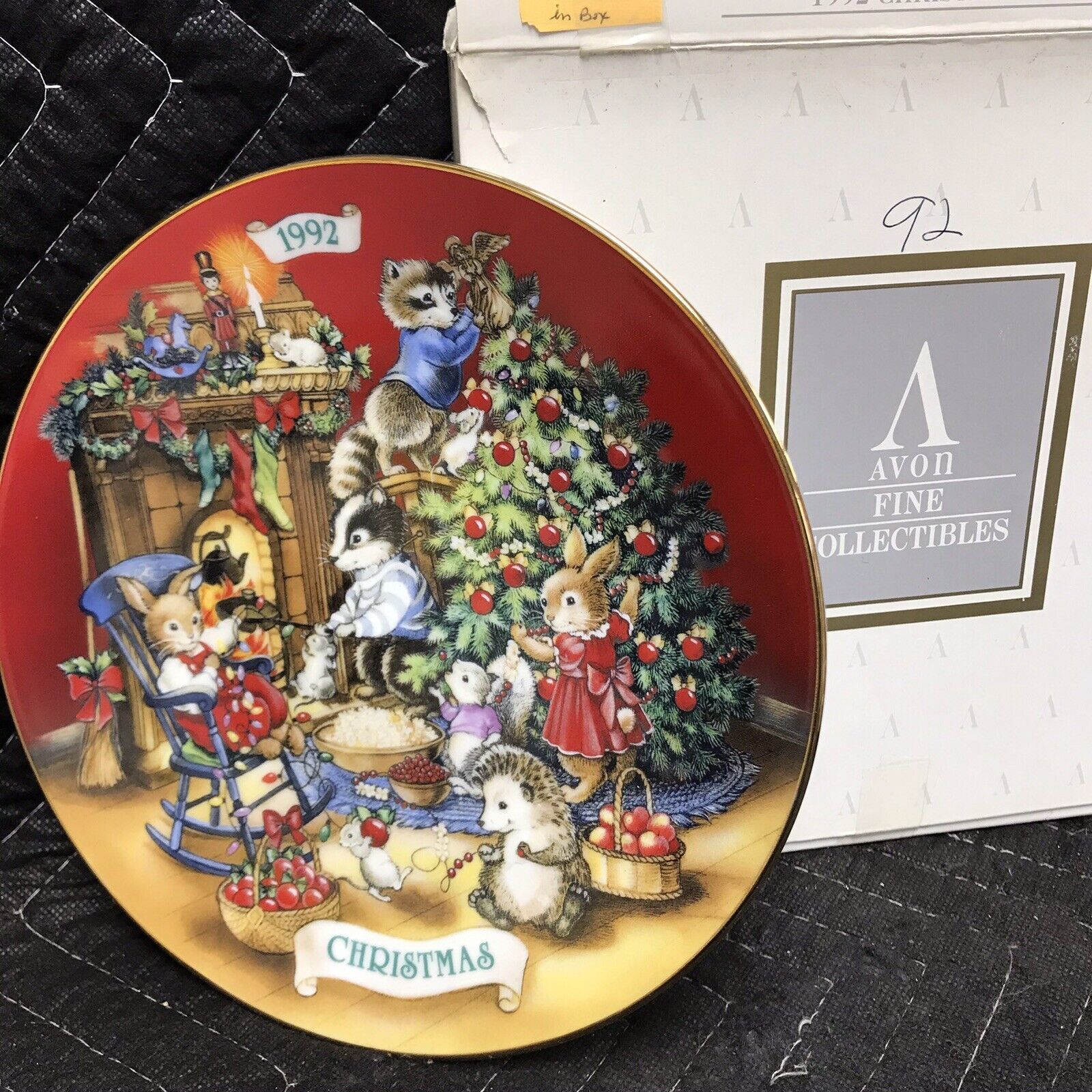 Primary image for Avon Collectible Christmas Plate 1992 Sharing Christmas With Friends Excellent