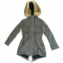 S13 New York Olive Green Winter Coat w/ Faux Fur Hood Sz S - $801.75 MXN