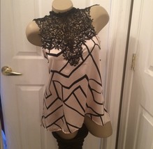 Lace embroidered modern tunic top small NWOT - $11.87