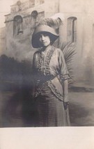 Young WOMAN-STYLISH Dress &amp; Feather HAT-LOS Angeles Studio Real Photo Postcard - £8.87 GBP