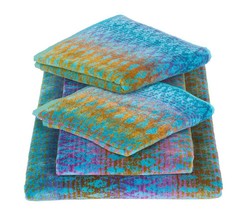 Elaiva blue ocean magic towels thumb200