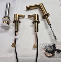 Signature Hardware 488299 Berwyn Widespread Bathroom Faucet - Brushed Gold - $3,167.03 MXN