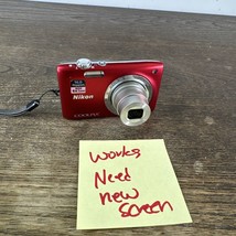 Nikon COOLPIX S2600 14.0 MP Digital Camera POWERS ON NEEDS NEW SCREEN - £30.60 GBP