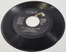 R) Elvis Presley - She Thinks I Still Care - Moody Blue - 45 RPM Vinyl Record - £4.71 GBP