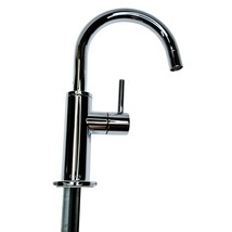 Delta 1930-DST Contemporary 1.5 GPM Beverage Faucet - Chrome *READ - $1,252.55 MXN