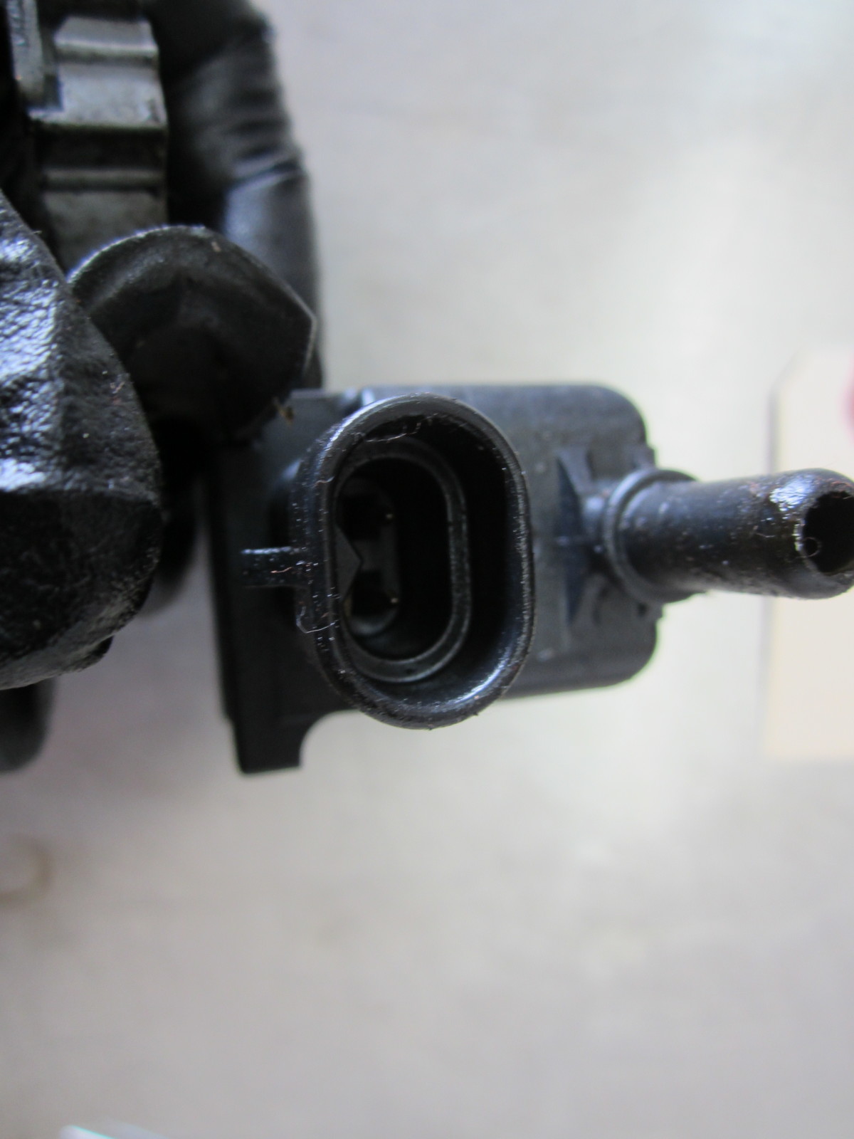 EVAP Purge Valve For 09-12 Chevrolet Malibu  2.4 12597567 - $36.38