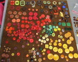 Huge 200+ Bakelite Lot Buckles &amp; buttons lifelong collection - £439.64 GBP