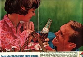 1964 Pepsi Cola Soda Pop Vintage Print Ad Sweethearts Picnic Basket Fiel... - $24.11