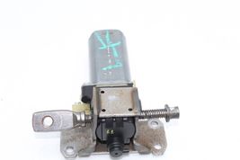 2010 Mercedes SLK230 SLK300 SLK350 FRONT LEFT DRIVER SEAT ADJUSTMENT MOTOR U0052 image 4