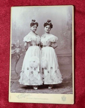 Identical Twins Teenage Girls 1880s Cabinet Card Wien Austria - $29.65