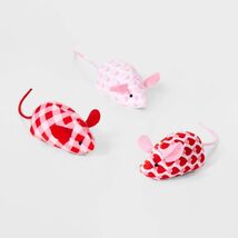 Boots & Barkley Valentines Mice Cat Plush Toy Set 3pc 2pk Multicolor - $38.57 MXN Boots & Barkley Valentines Mice Cat Plush Toy Set 3pc 2pk Multicolor - $38.57 MXN