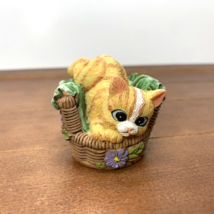 Hand Painted Resin Cat Kitten Basket Purple Flowers Figurine Decor Vintage - £10.00 GBP