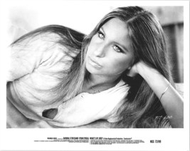 Barbra Streisand  8x10 inch photo portrait 1972 What&#39;s Up Doc - £9.41 GBP