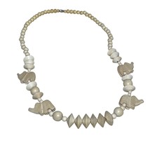 Vintage Carved Wood Beaded Elephant Chunky Necklace Beige - $276.80 MXN