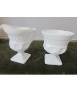 INDIANA WHITE MILK GLASS CREAMER AND SUGAR BOWL PEDESTAL &amp; THUMBNAIL PRINT  - $128.23 MXN