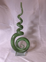 Elegant Green Glass Sculpture Art - £38.54 GBP