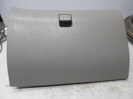 2000 Toyota Corolla Glove Box Only 55552-02020-b - $80.49