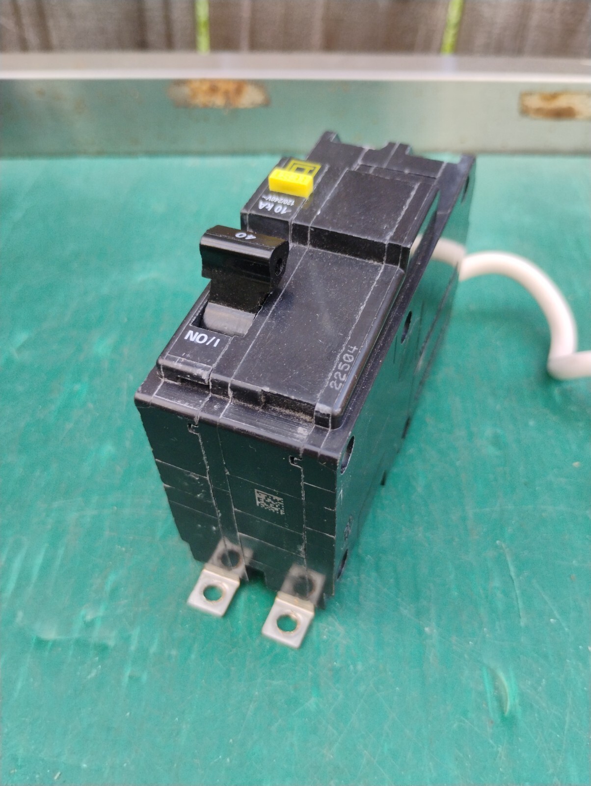 SQUARE D QOB240GFI  40 Amp 2 Pole 240VAC Ground Fault Bolt On Circuit Break - $94.05